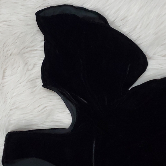 Ralph Lauren Cold Shoulder top - Picture 4 of 10